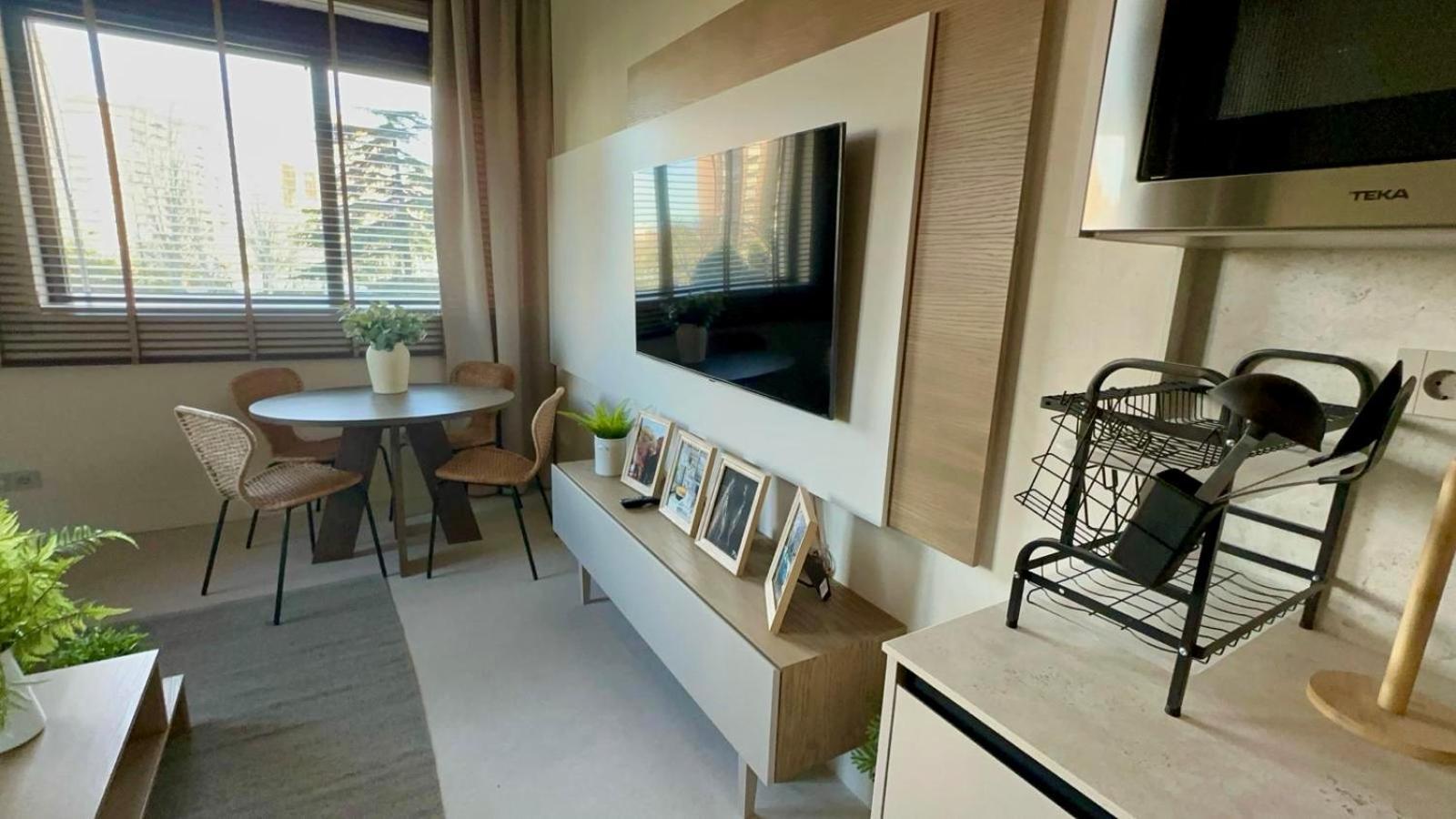 Apartamento ARTURO SORIA CON PISCINA y BAR Madrid Exterior foto