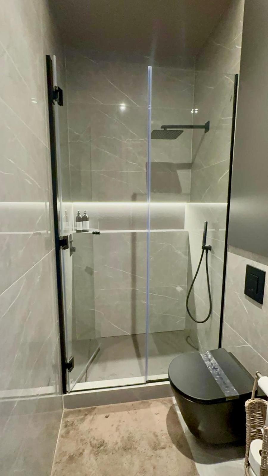 Apartamento ARTURO SORIA CON PISCINA y BAR Madrid Exterior foto